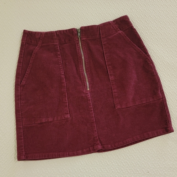 Wild Fable Burgundy Corduroy Mini Skirt Size 10 Front Pockets Retro Boho - Picture 4 of 9